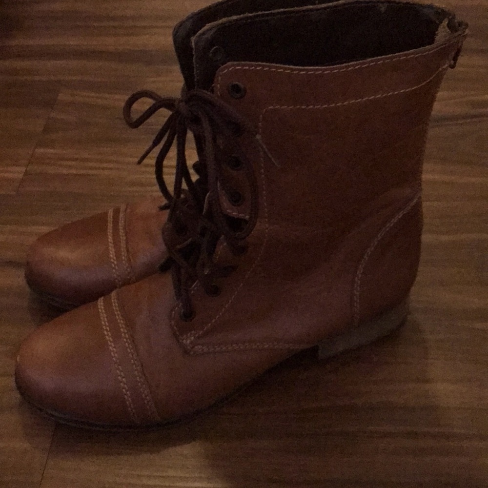 SOLDSteveMadden boots - Picture 4 of 4